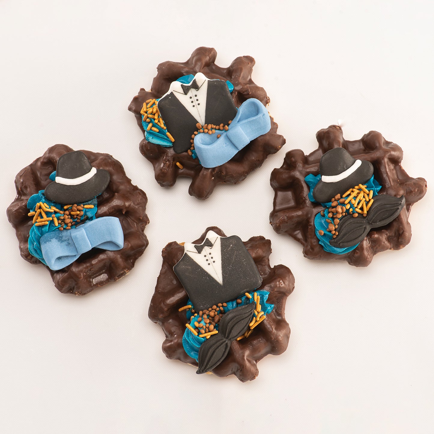 2D SUGAR DECORATION ASSORTED SUITS 4 MODELS 48 UNITS