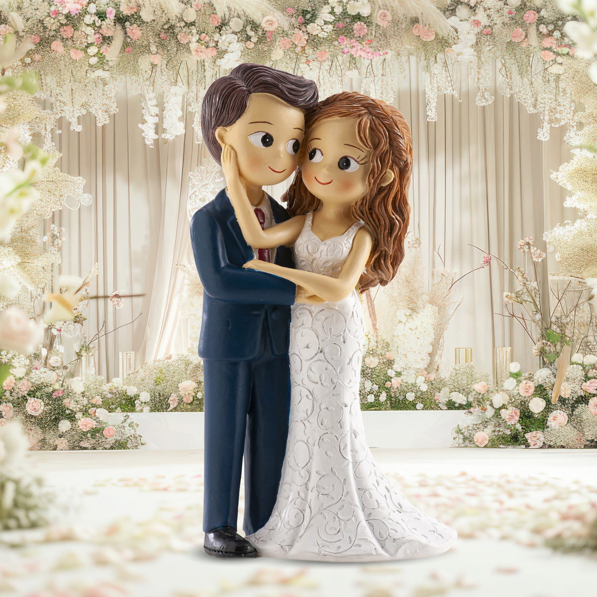 COUPLE DE MARIÉS SE CARESSANT LE VISAGE 16CM