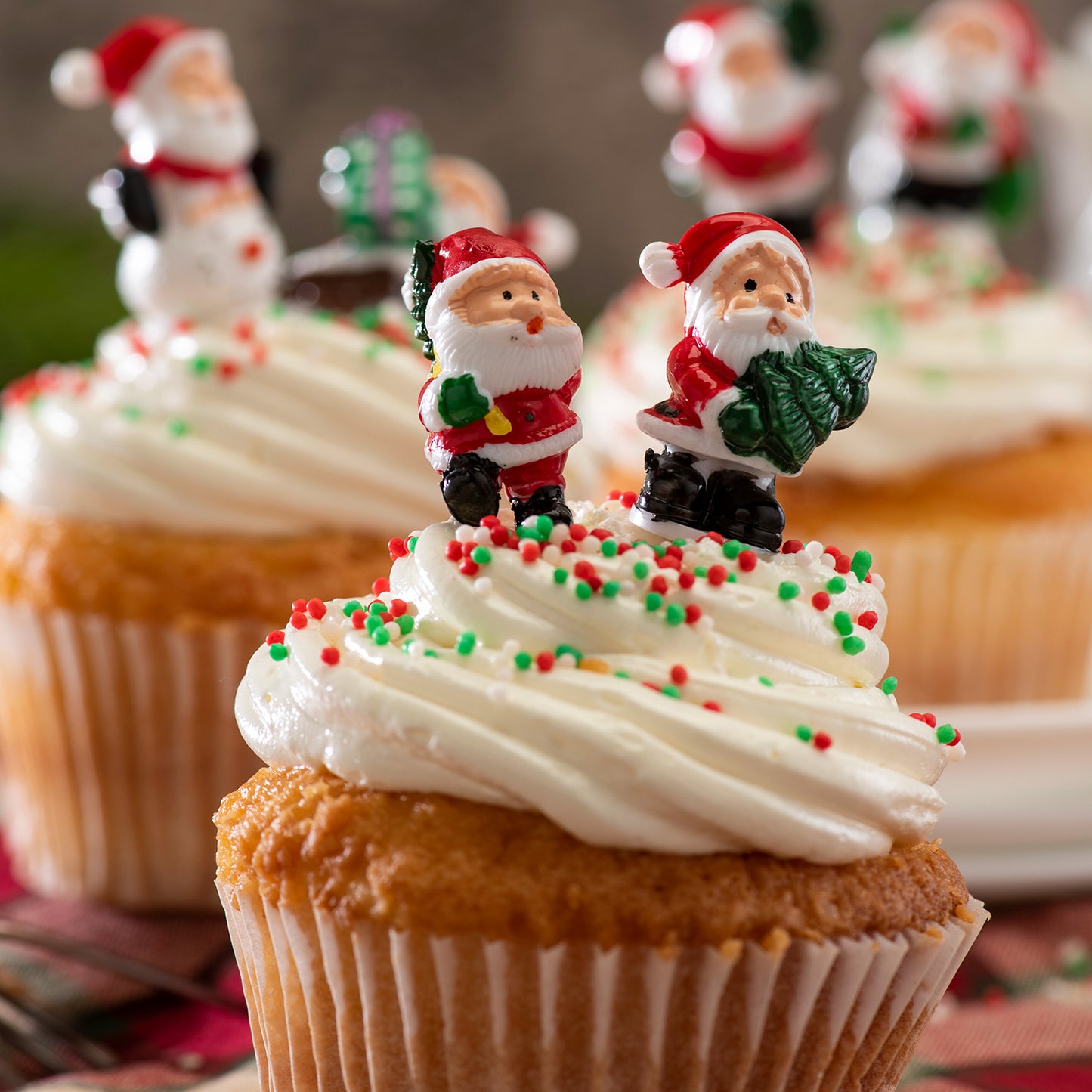 FIGURAS DE PLÁSTICO PAPÁ NOEL 8 MODELOS 3CM