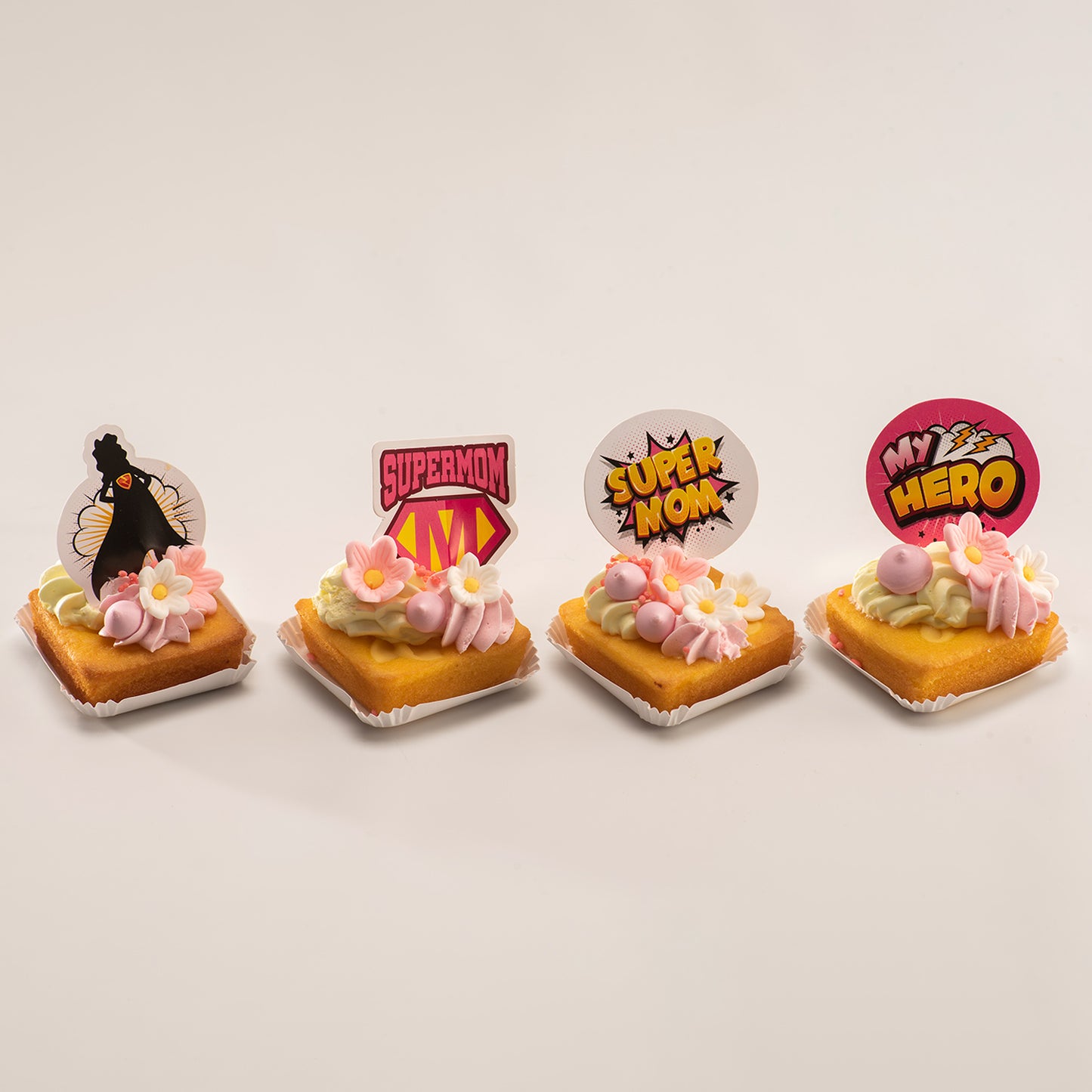 CAKE TOPPERS EN PAPIER SUPERMOM 4 MODÈLES 8 UNITÉS