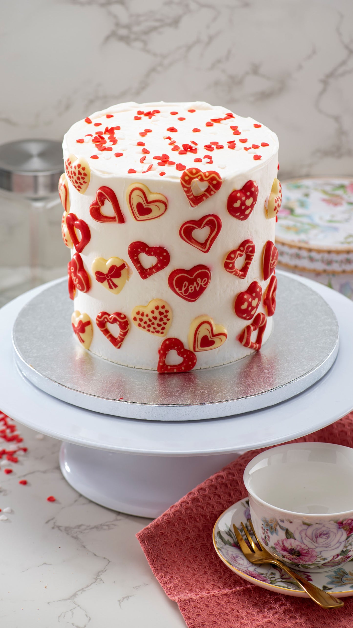 ASSORTED WHITE CHOCOLATE HEARTS 33X31MM
