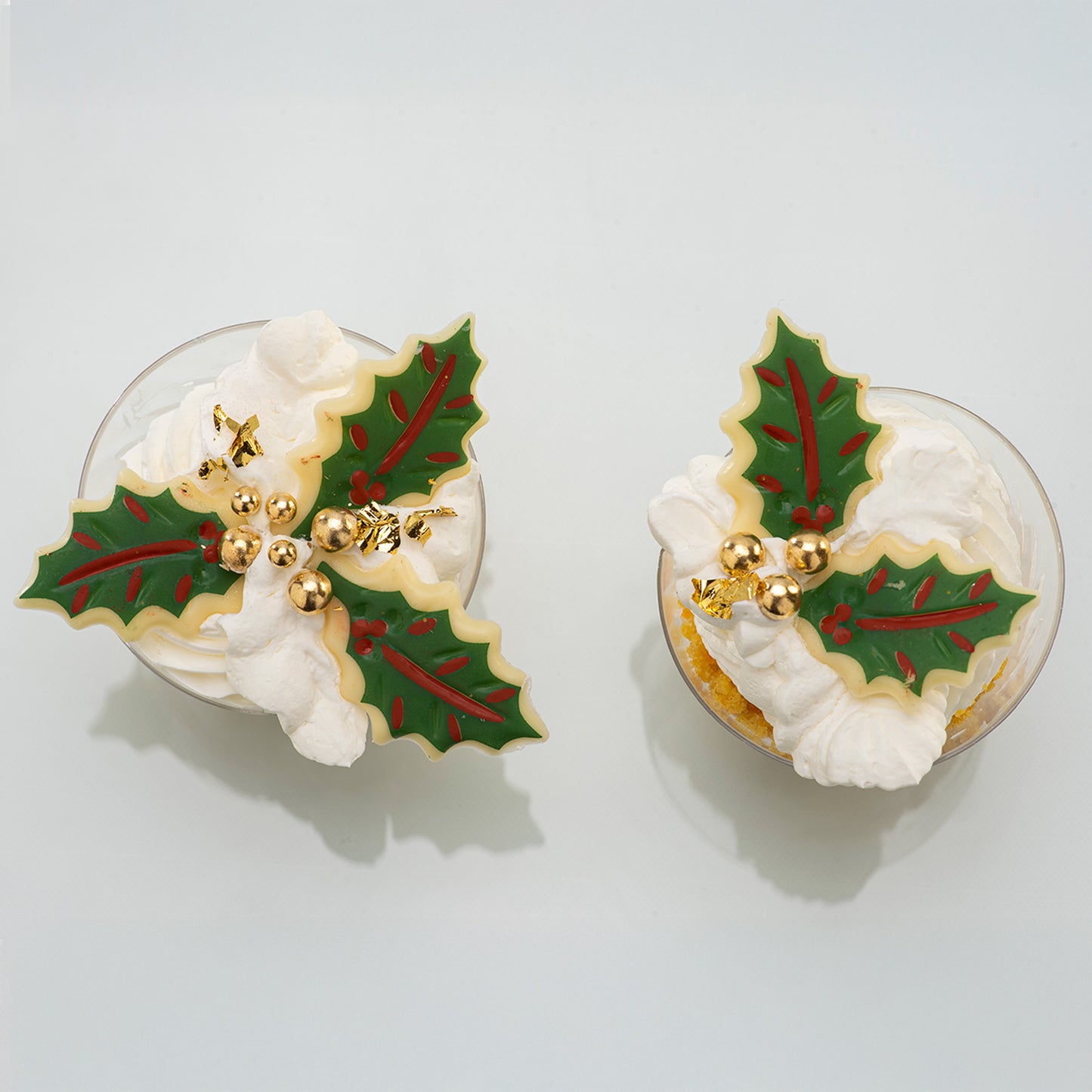 DECORACION CHOCOLATE BLANCO HOJA DE ACEBO NAVIDAD 90UDS