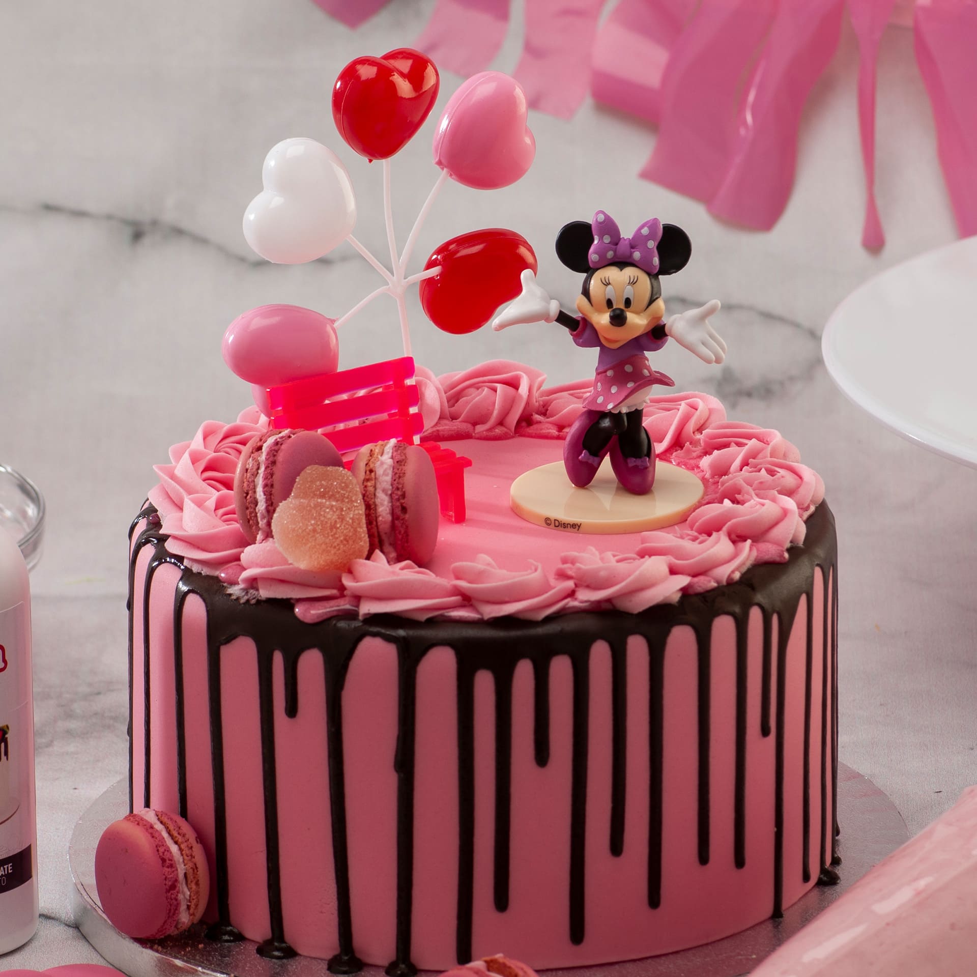 Kits e figuras para bolos