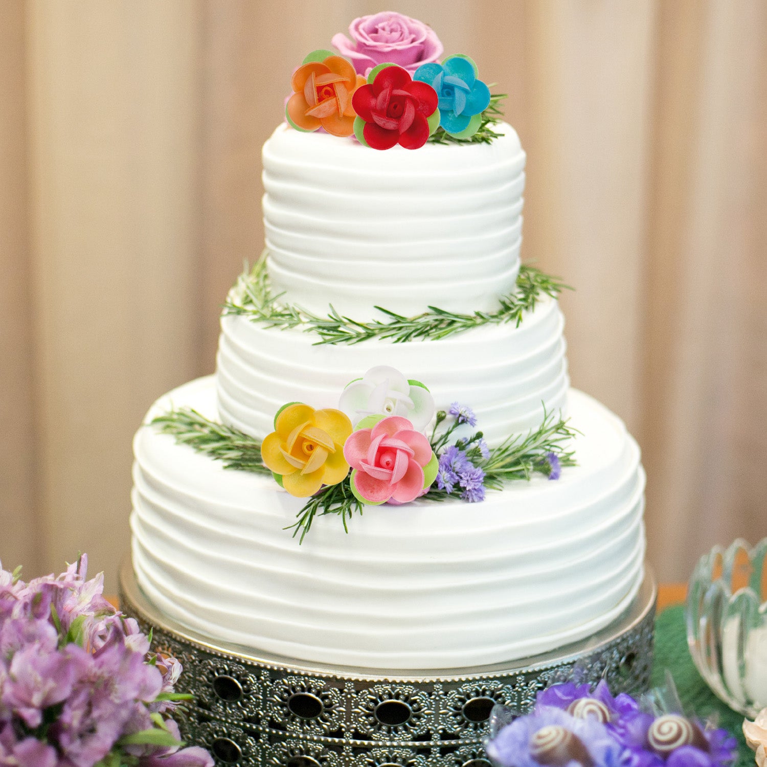 ROSA MINI DE OBLEA CON HOJA COLORES SURTIDOS 4CM