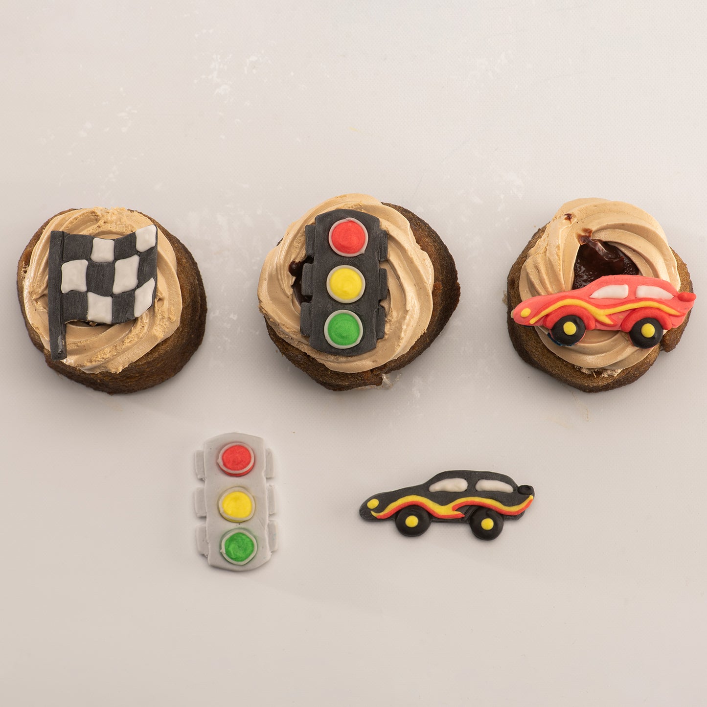 DECORACIÓN AZÚCAR COCHES CARRERA 6 DISEÑOS 48 UDS