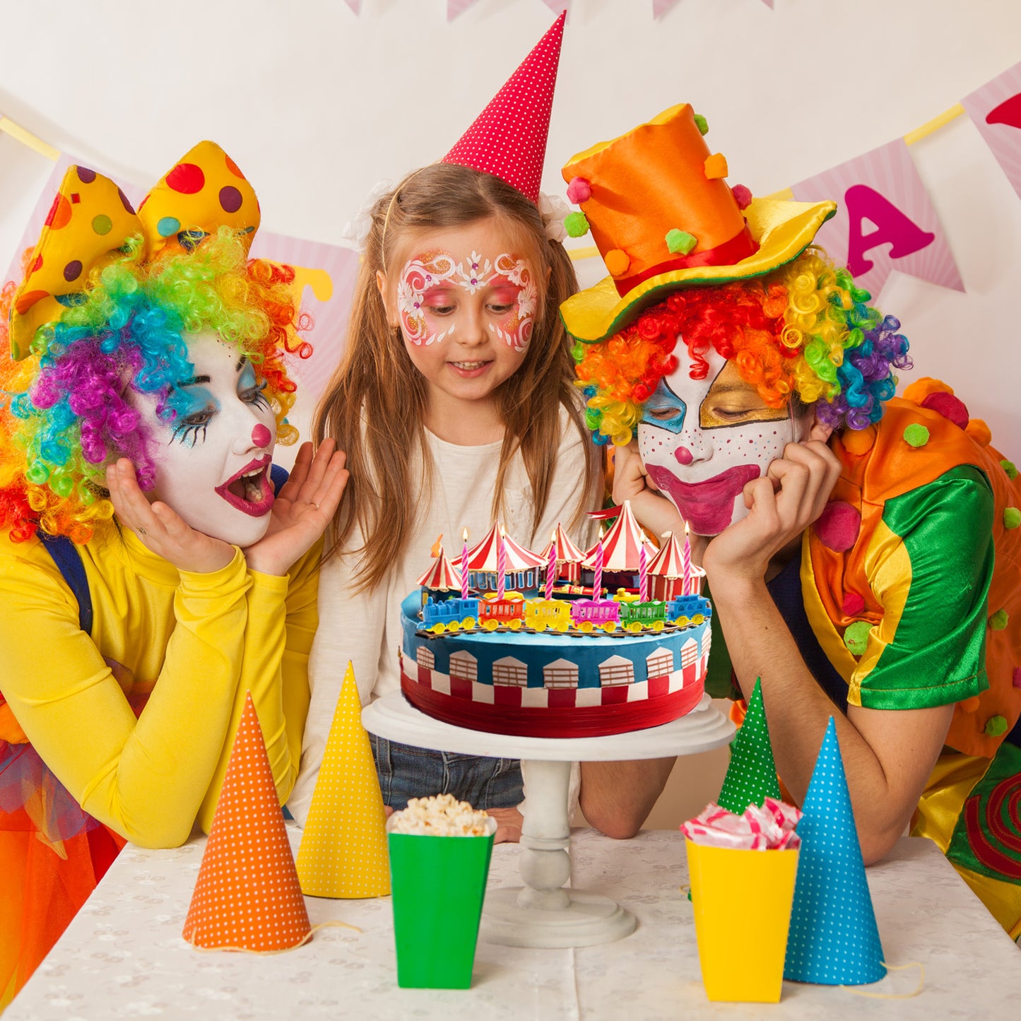 KIT PVC RETAIL CIRQUE AVEC 10 BOUGIES POUR DÉCORER LES GÂTEAUX