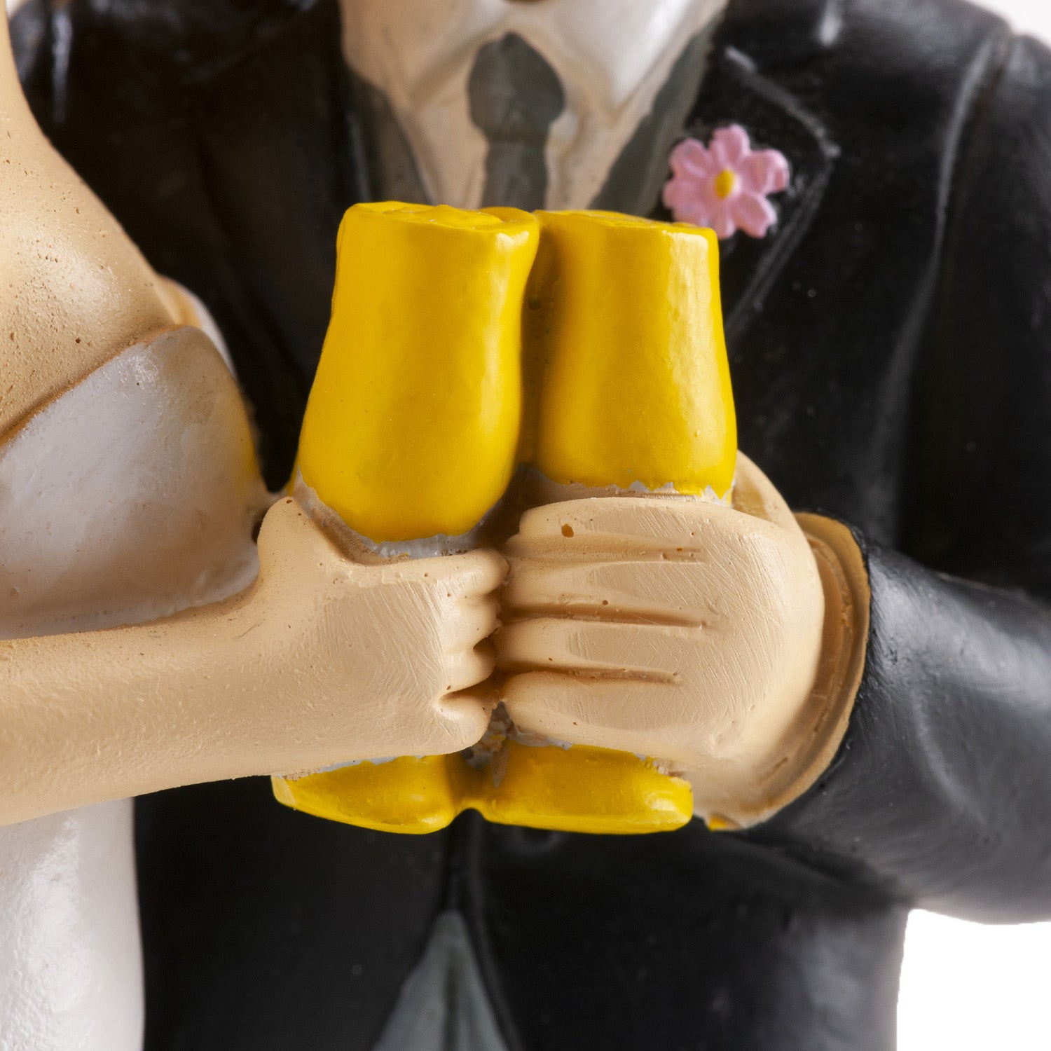 CASAL DE NOIVOS COM CHÁVENA E BEIJO 16CM