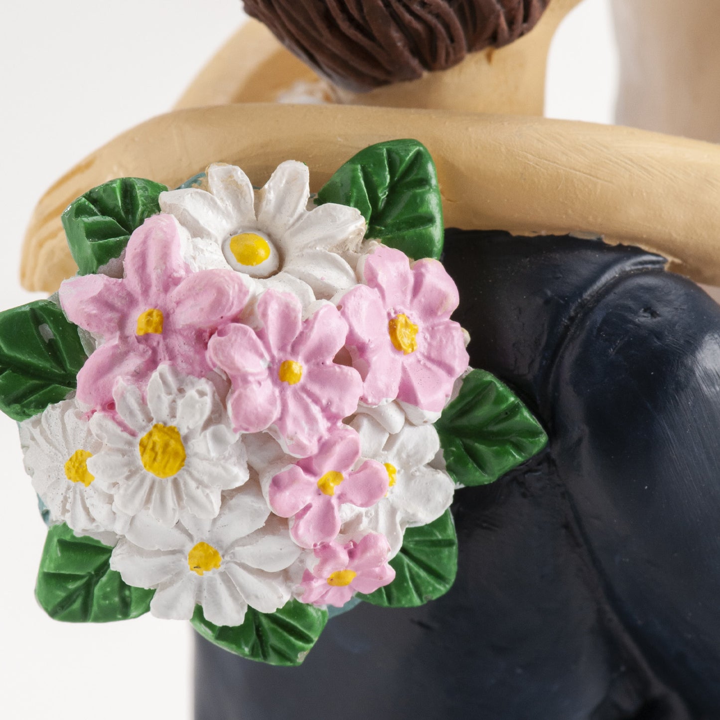COPPIA DI SPOSI IN BRACCIO 18CM