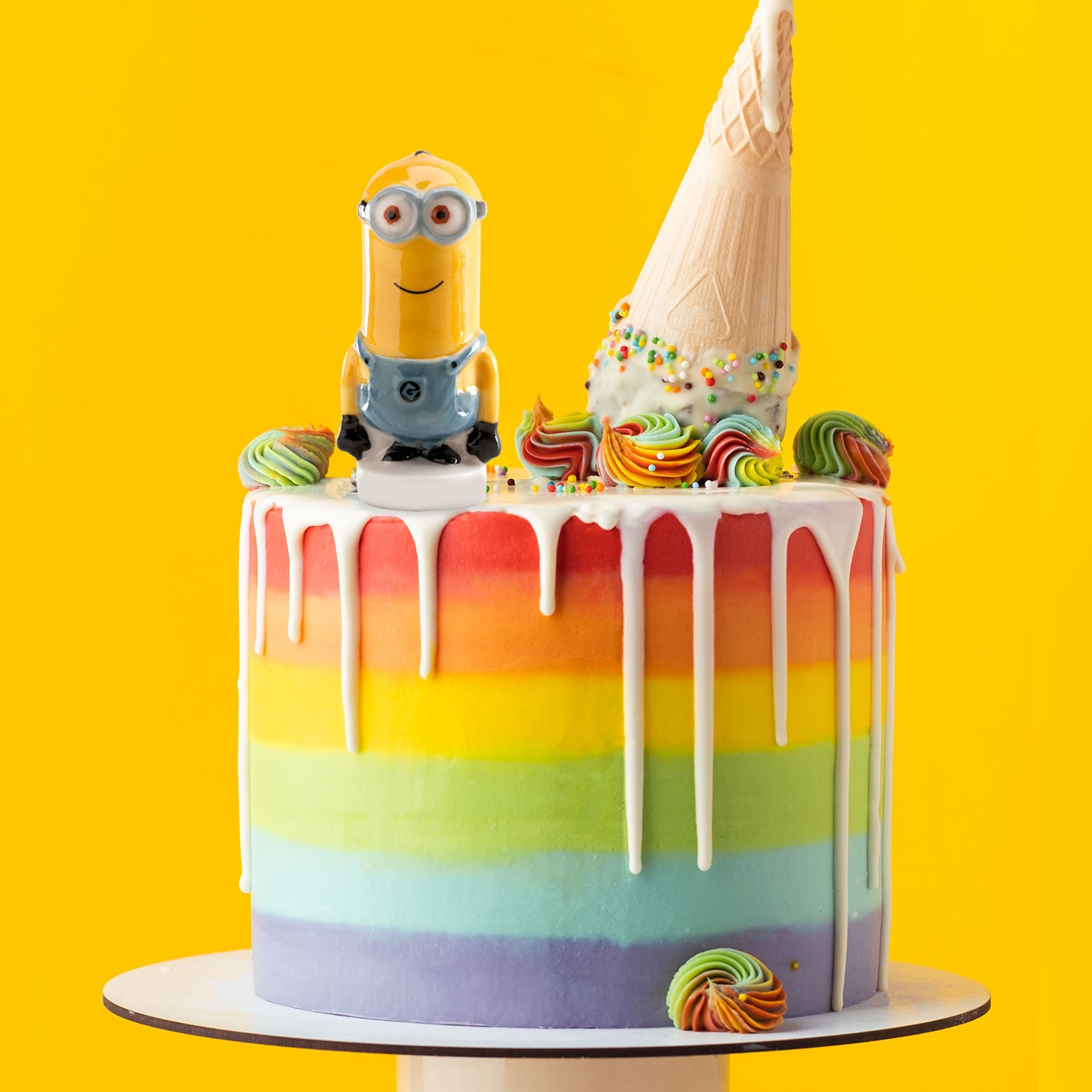 MINIONS KEVIN PORCELAINE FIGURINES 7CM