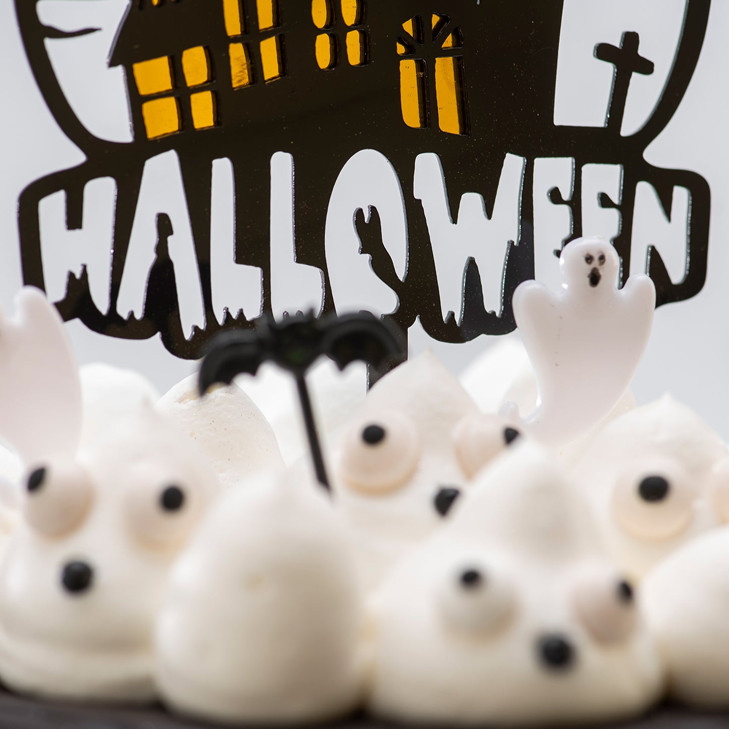 CAKE TOPPER IN PLASTICA ASSORTITI HALLOWEEN 2,5X8CM
