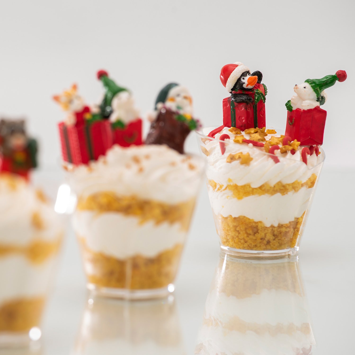 FIGURAS DE PLÁSTICO PRESENTES E ANIMAIS 1.5X6CM