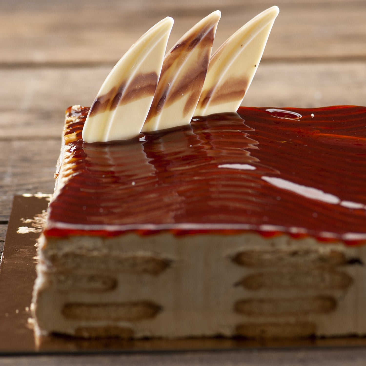 FOLHA DE MÁRMORE CHOCOLATE 60X22MM