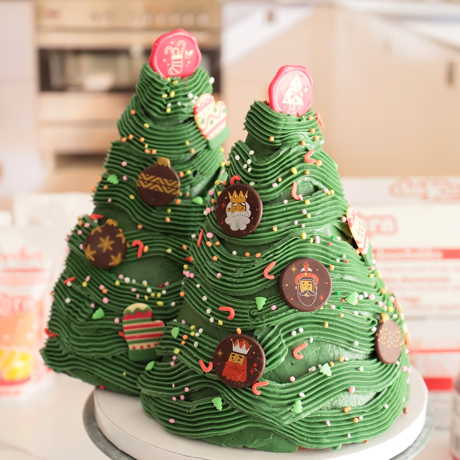 DECORACON CHOCO NEGRO SURTIDO BOLAS NAVIDAD 2D 3MOD 135UDS