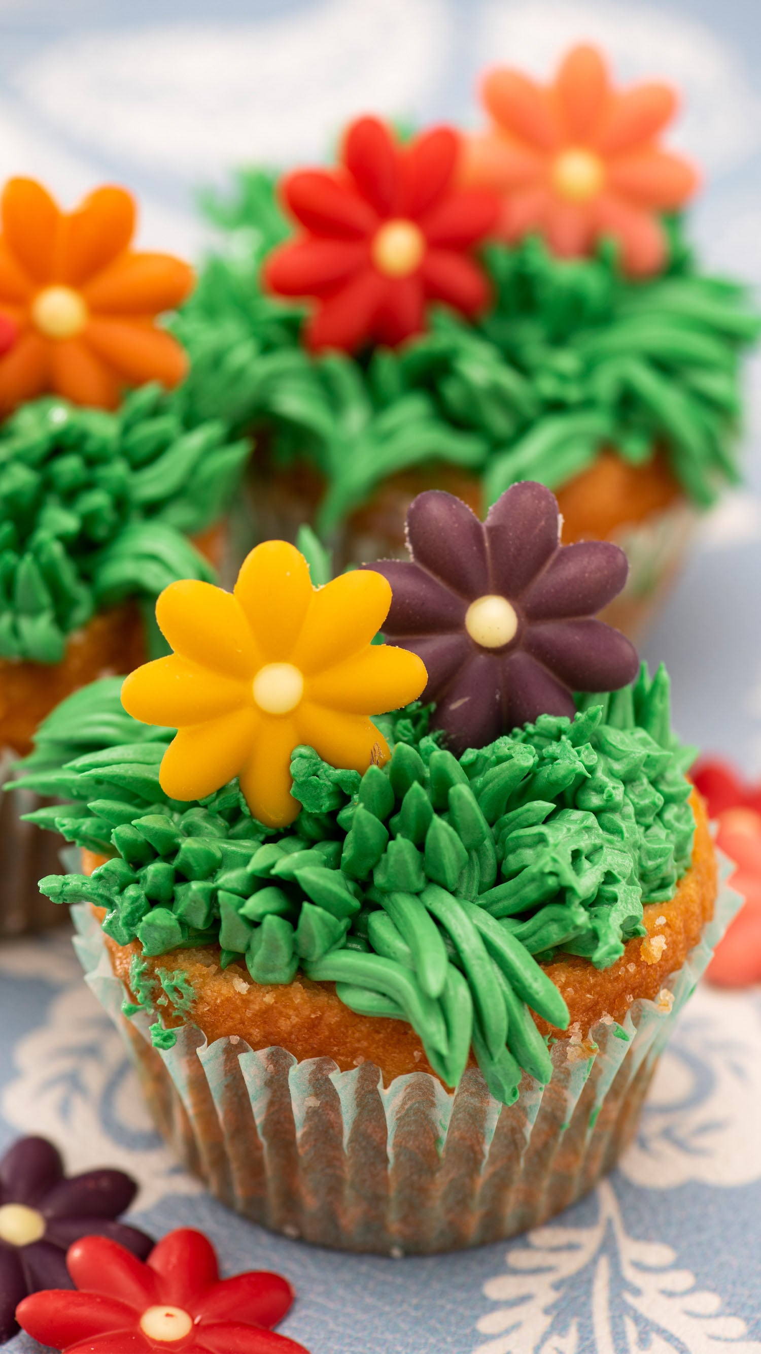 SURTIDO FLORES CHOCOLATE BLANCO 4 COLORES Ø 32MM