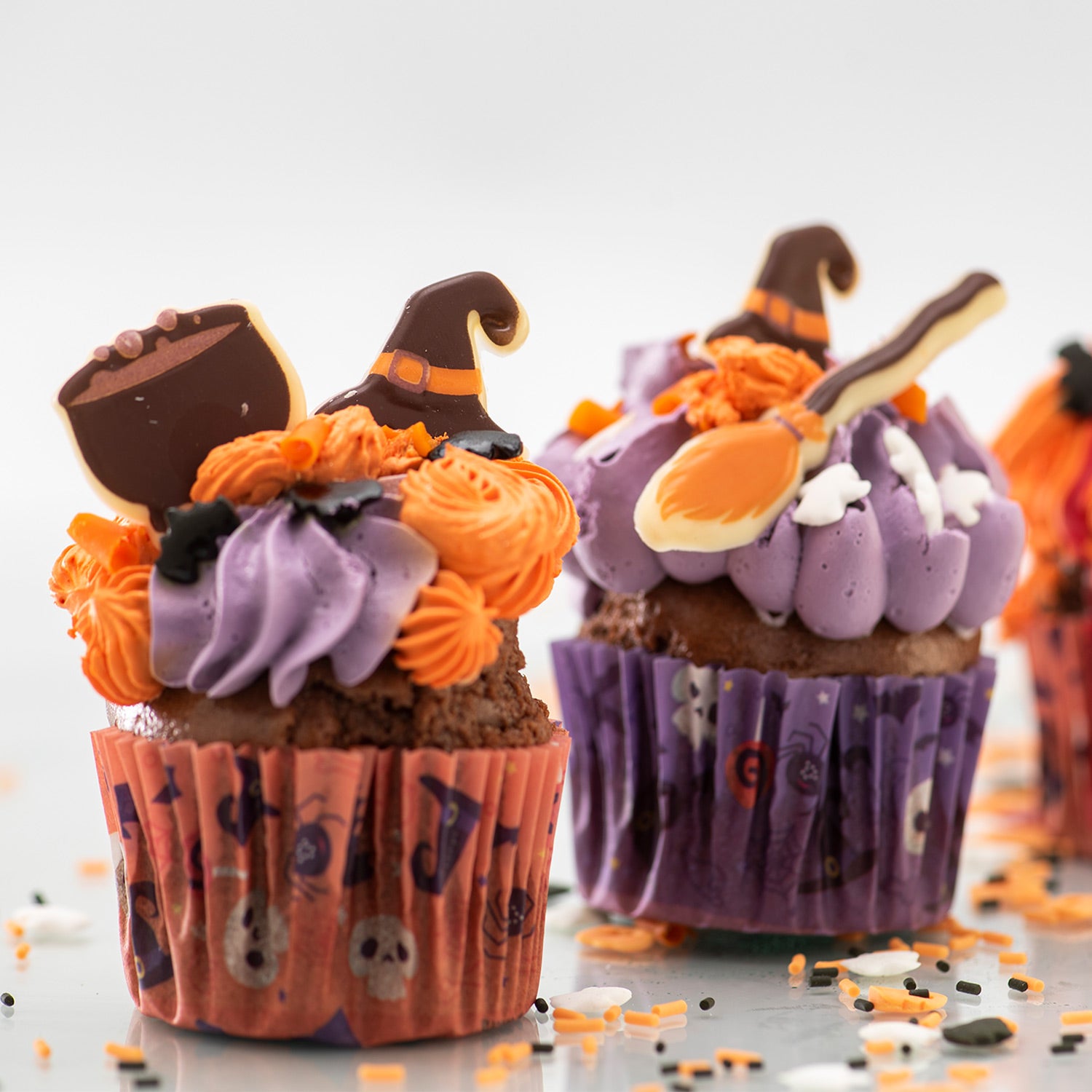 ASSORTMENT HALLOWEEN BROOM, PUMPKIN, CAT -35MM APPROX