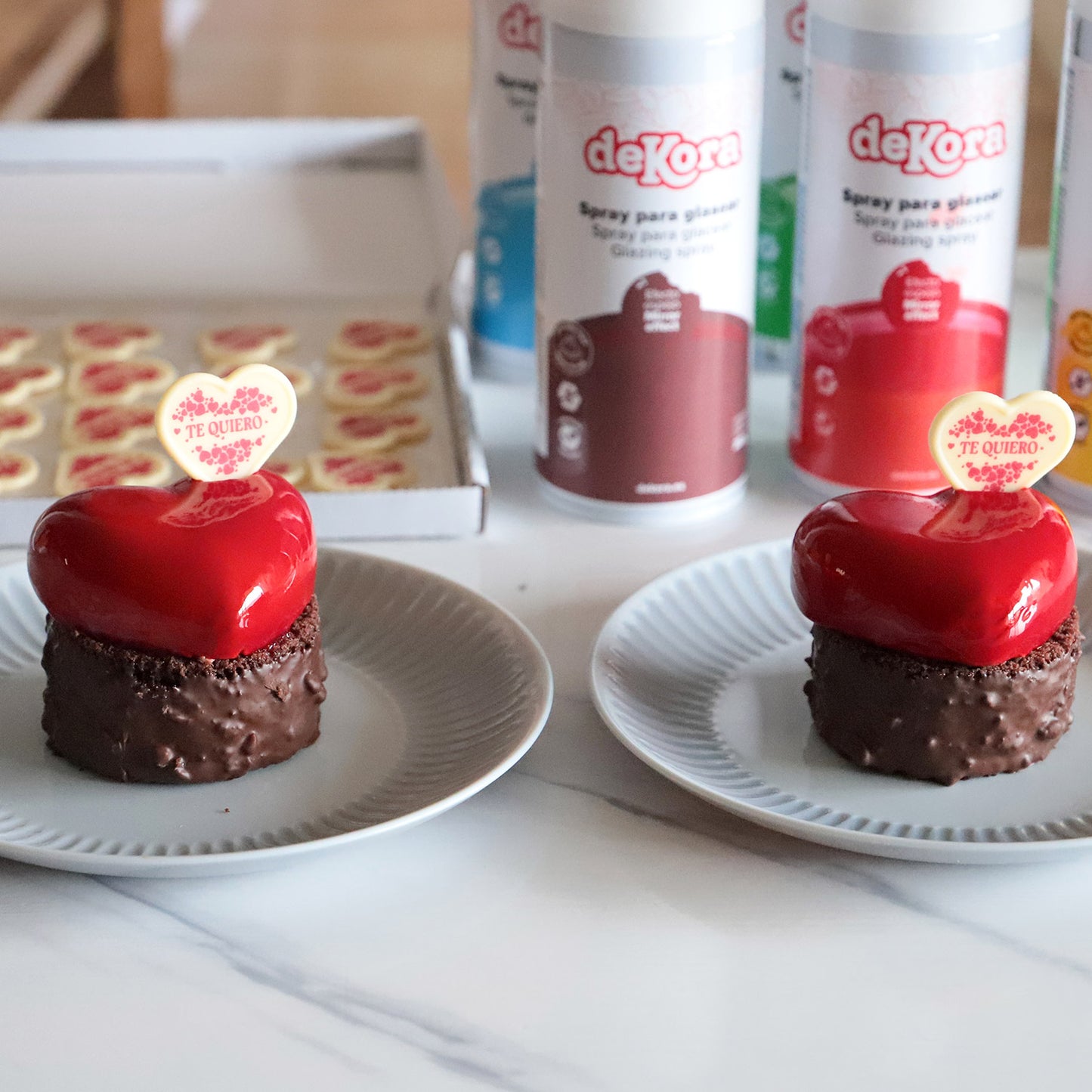 SPRAY DE GLACÊ VERMELHO 280G