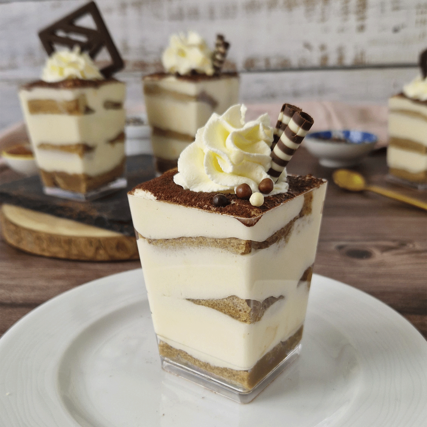 BLISTER MINI BOLITAS CRISPI CHOCOLATE SURTIDAS 70GR